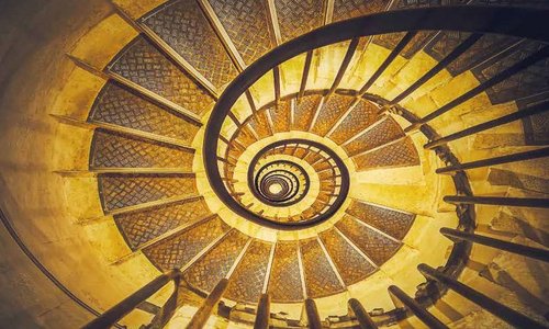 Wendeltreppe aus Vogelperspektive